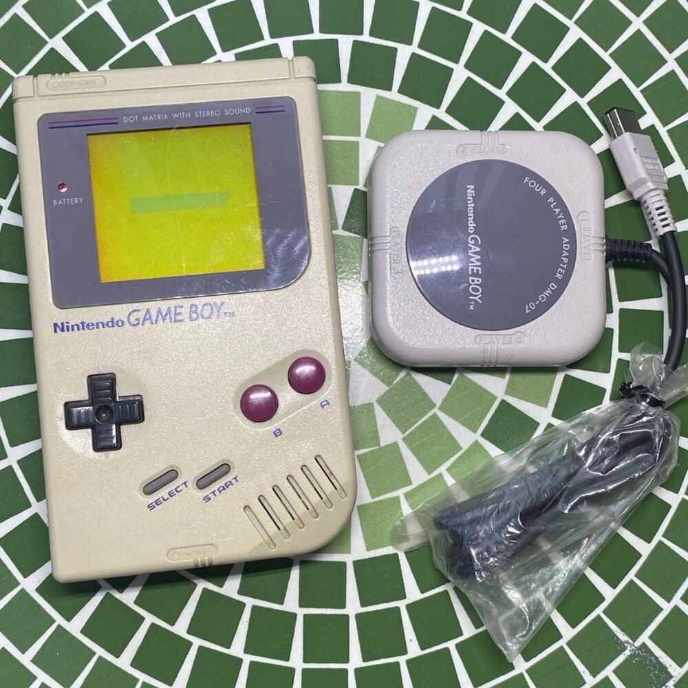 Nintendo Game Boy DMG-01 Console w/ 4 Player Adapter Cable